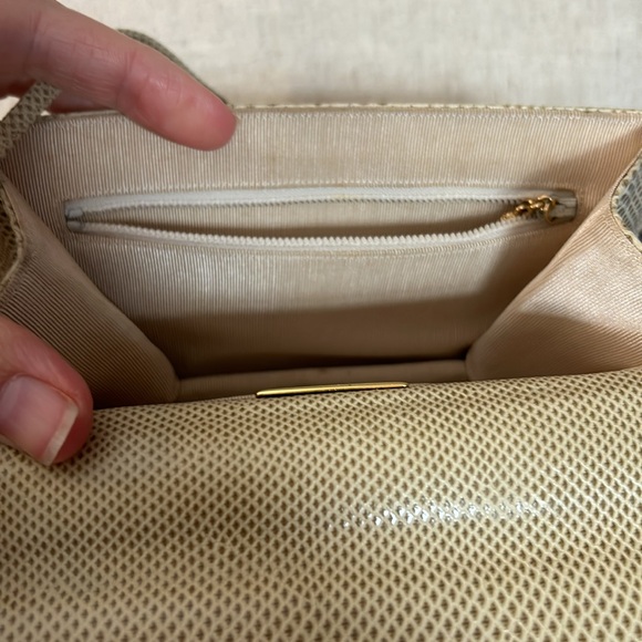 Judith Leiber Shoulder Bag Tan Lizard with gold shoulder strap - Picture 13 of 15